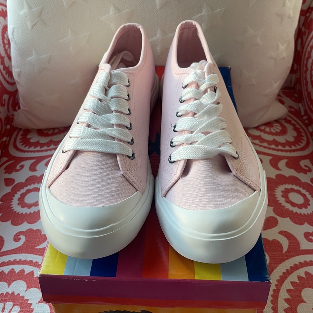 Rocket Dog Pale Pink “Jumpin” Canvas Cotton Shoe 9